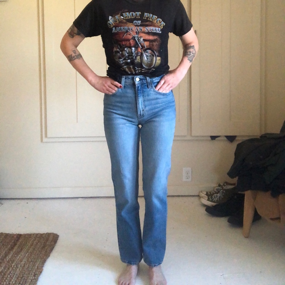 Abercrombie and Fitch 90’s Straight Ultra High Rise Jeans